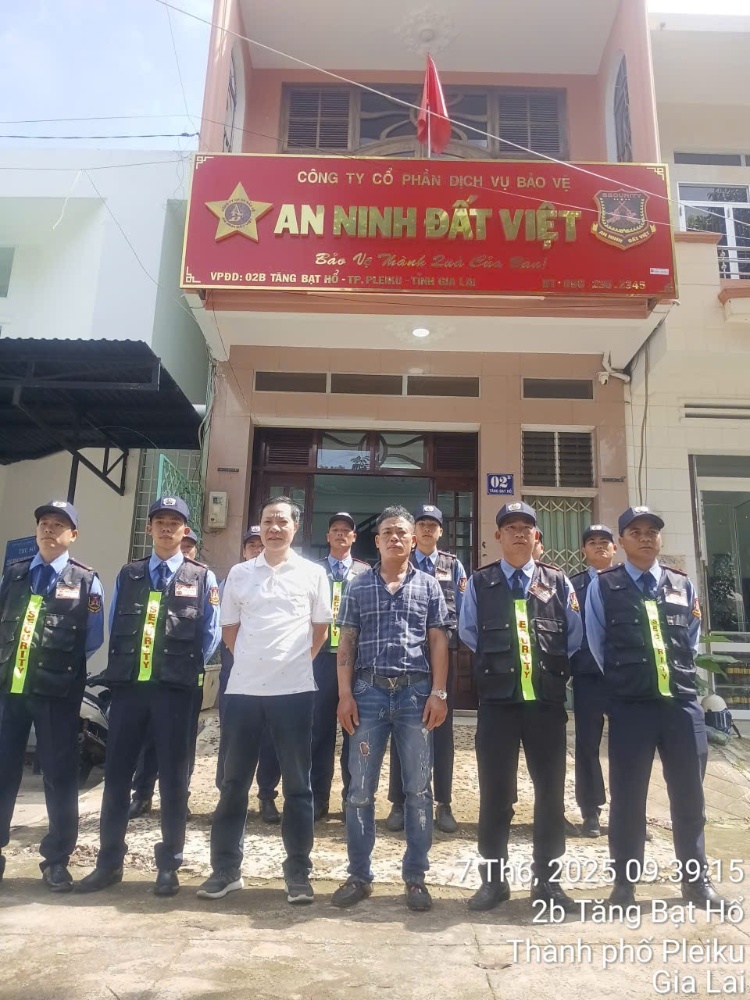 Đội ngũ và hoạt động doanh nghiệp