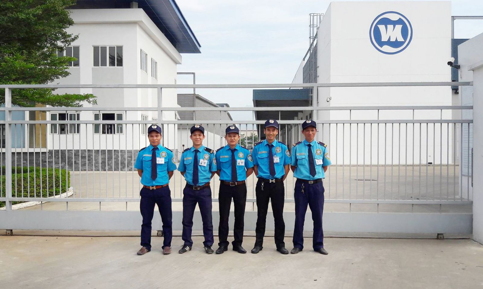 Dịch vụ bảo vệ nhà máy chuyên nghiệp<div class='yasr-stars-title yasr-rater-stars-vv'
id='yasr-visitor-votes-readonly-rater-76c2dacc89d60'
data-rating='0'
data-rater-starsize='16'
data-rater-postid='919'
data-rater-readonly='true'
data-readonly-attribute='true'
></div><span class='yasr-stars-title-average'>0 (0)</span>
